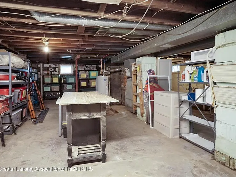 1869 Chestnut St — Photo 10