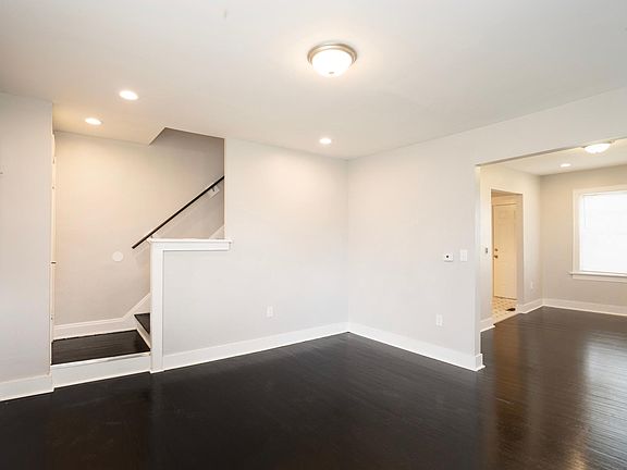 3rd image of 424 Columbian Ave