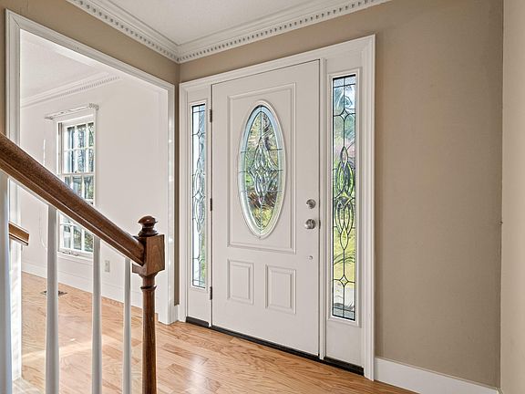 3rd image of 6115 Winthrop Dr