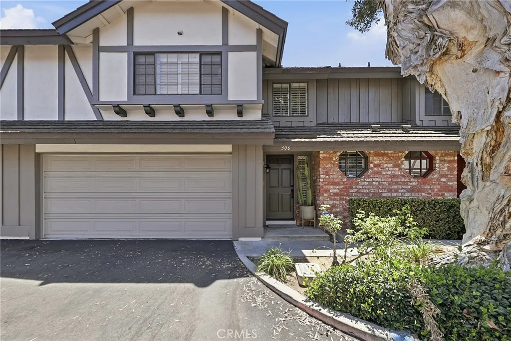 3 bed, 2.5 bath, 1707 sqft, $6,500 — Photo 2