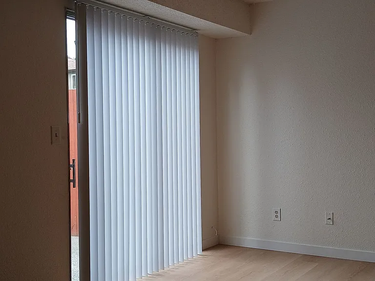 1940 Grande Cir #63 — Photo 5