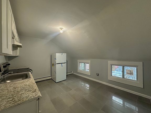 4th image of 163 Chambers St APT 4