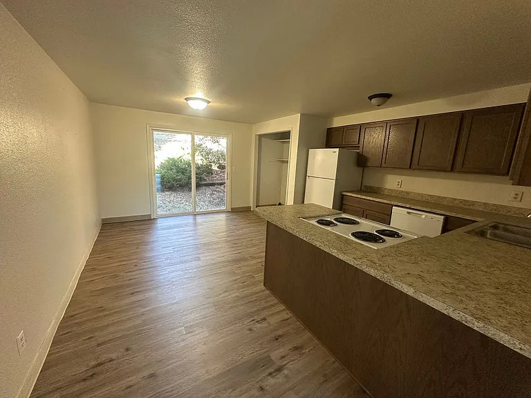 1835 Dawn Ct — Photo 5