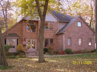 27 Oxford Blvd, Pleasant Ridge, MI 48069