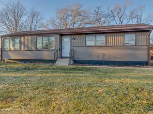 2304 Sunset Ln, Lindenhurst, IL 60046