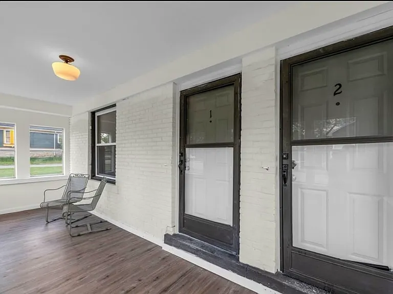 2942 Wayne Ave #1 — Photo 4