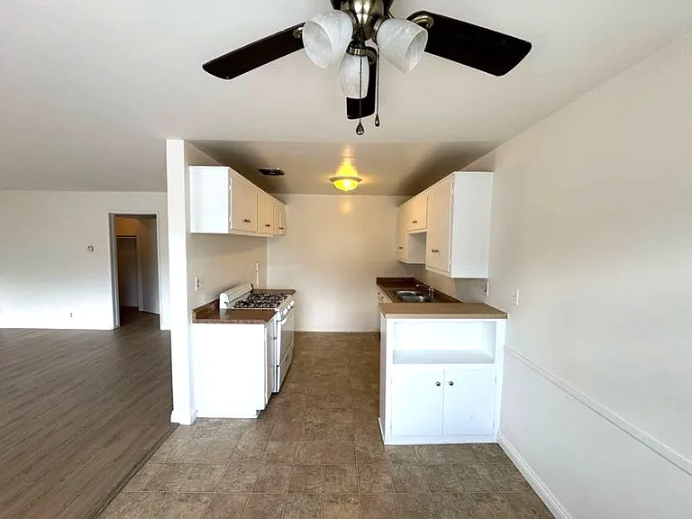 1394 Springfield St — Photo 17