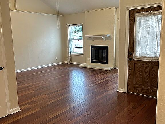 Entry to Living 
Room