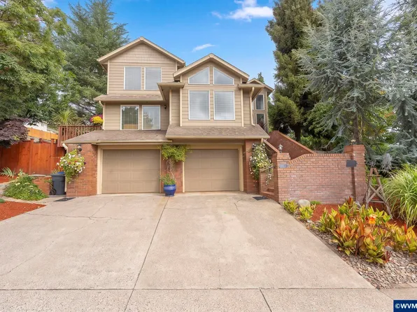 3057 Lakeview Ct NW, Salem, OR 97304