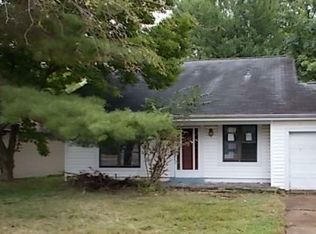 2820 Sherwood Dr, Florissant, MO