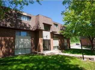 922 20th Avenue Pl #9, Coralville, IA 52241