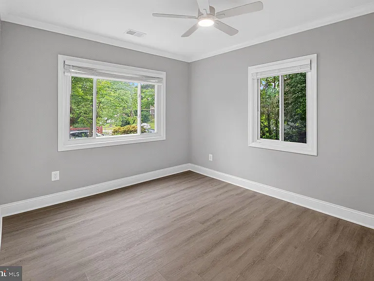 3305 W Coquelin Ter — Photo 24