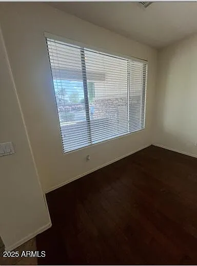 576 E Julian Dr — Photo 7