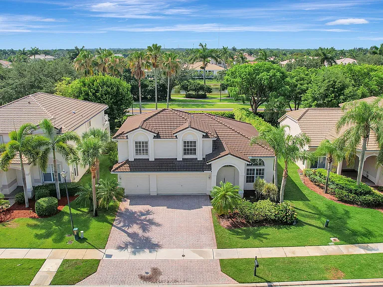 4190 Bahia Isle Cir — Photo 2