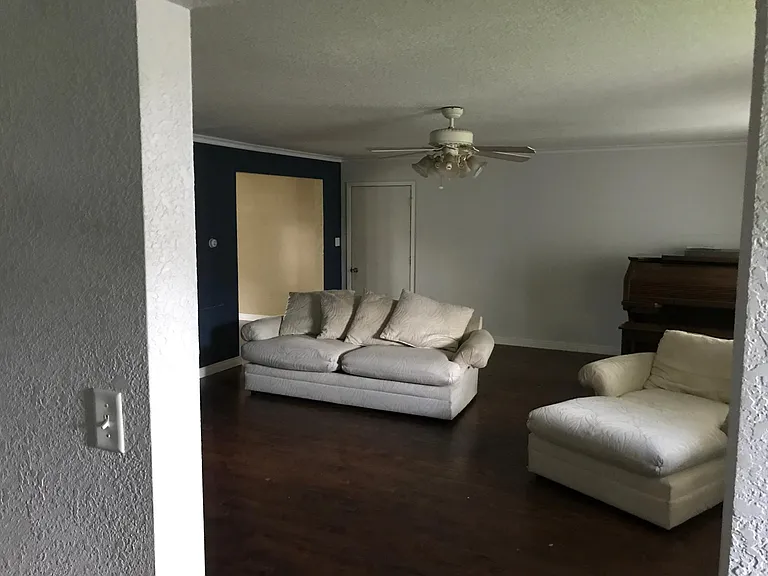 185 N Robinson St — Photo 4
