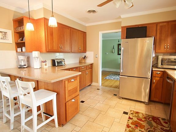 Updated Kitchen
						:
						Quartz Counters, Stainless Steel appliances, subway tile backsplash