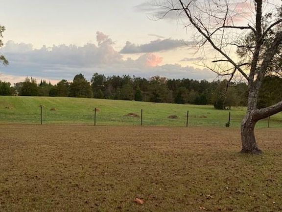 2nd image of 732 New Hope Rd