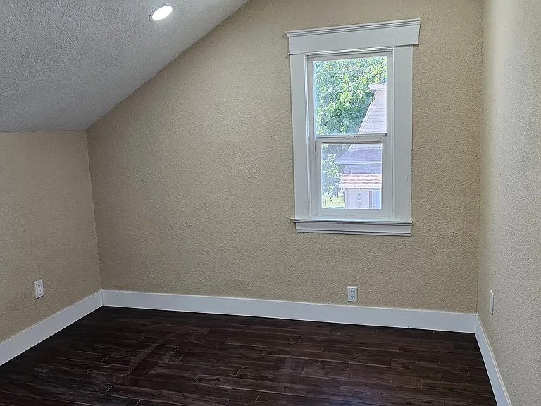 920 1/2 N Arrowhead Ave — Photo 15