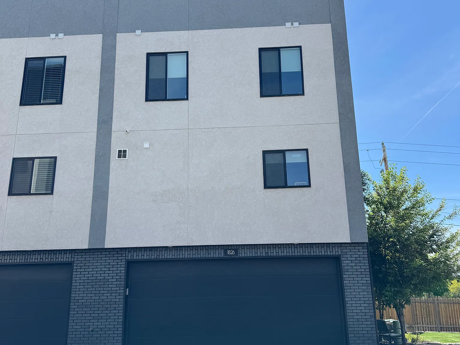 3 bed, 1950 sqft, $3,500 — Photo 2