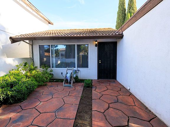 4th image of 2732 Santiago Dr