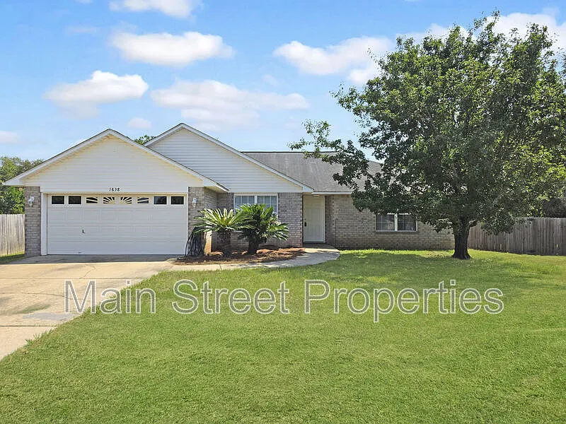 3 bed, 2.0 bath, 1590 sqft, $1,825 — Photo 1