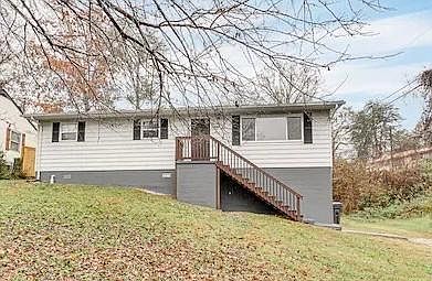 3rd image of 331 Oakwood St