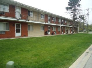8244 W 87th St APT 13, Hickory Hills, IL 60457