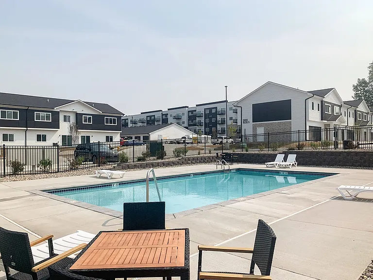 5800 Sunnybrook Plz — Photo 4