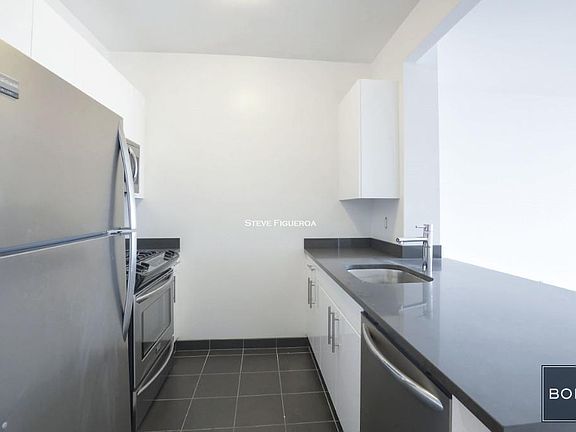 5th image of 4610 Center Blvd APT 1110