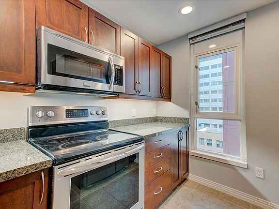 3rd image of 427 9th Ave Unit 1009