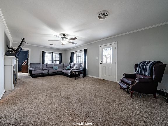 4th image of 406 N Swenson St