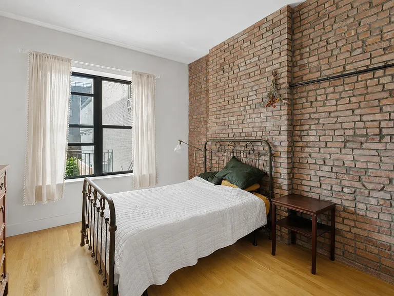 594 Mac Donough St #2 — Photo 8