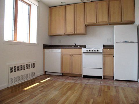 1st image of 27-10 Astoria Blvd #3D