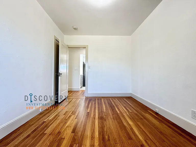 611 Clayton Ave — Photo 13