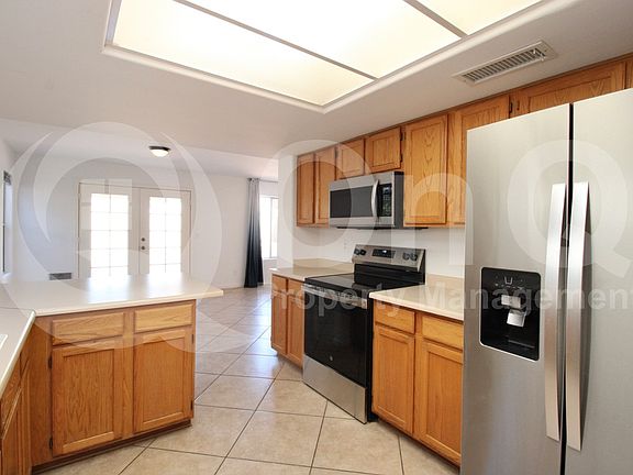 4th image of 1326 E Helena Dr