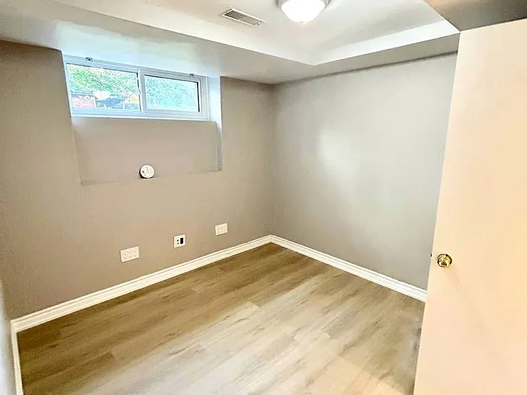 217 Altamira Rd #BASEMENT — Photo 14