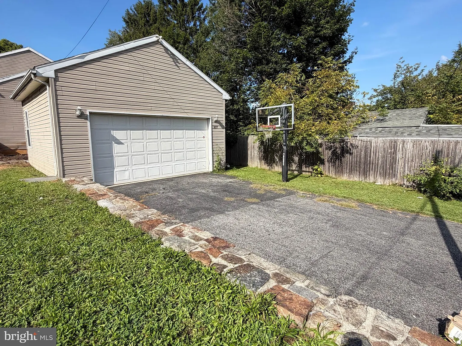 3 bed, 3.0 bath, 1770 sqft, $2,900 — Photo 4