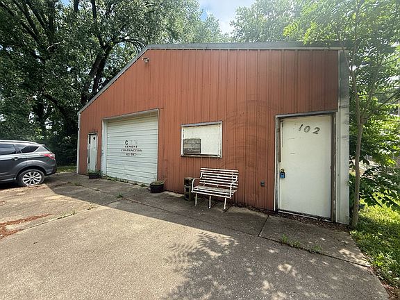 2nd image of 4102 Sandhill Rd