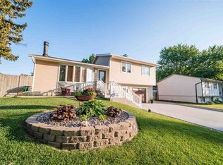 302 E Mitchell Ave, Waterloo, IA 50702