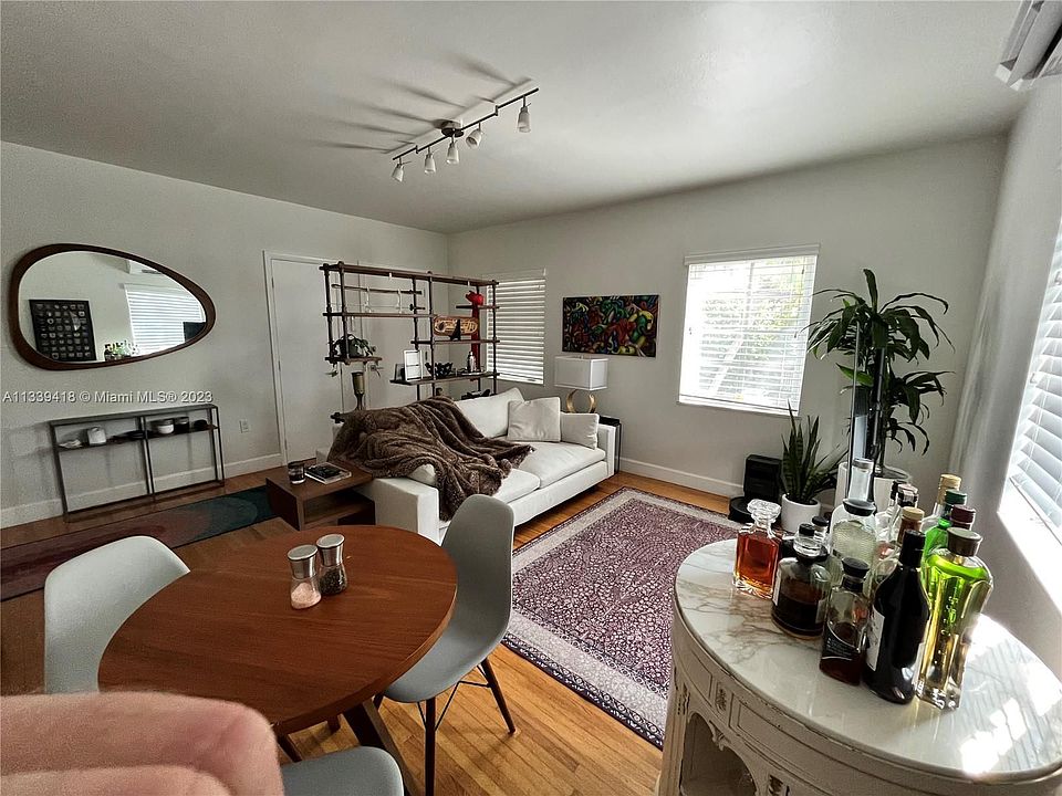 1st image of 125 S Shore Dr APT 3