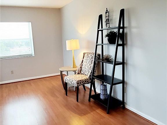 5th image of 2209 9th St APT 701