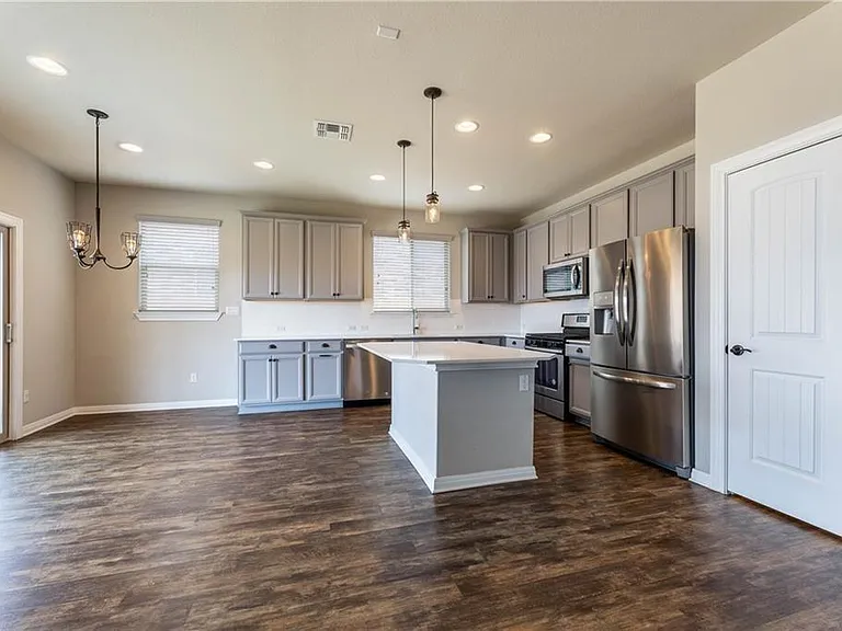 5413 Traviston Dr — Photo 6