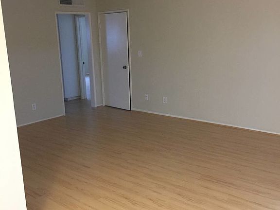 4th image of 10746 Blix St APT 107