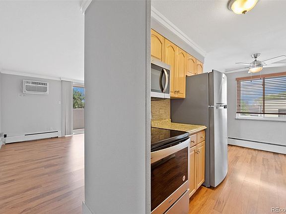 4th image of 1035 Colorado Boulevard #302