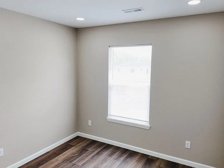 205 Victory Ln — Photo 6