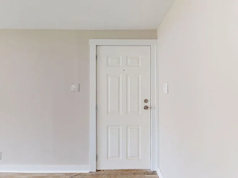 308 Queens Rd — Photo 11