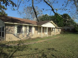 201 Mimosa St, Poplarville, MS 39470