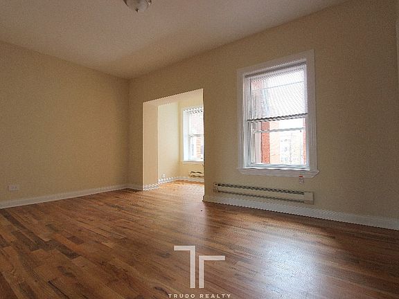 2nd image of 4421 N Wolcott Ave #44252B