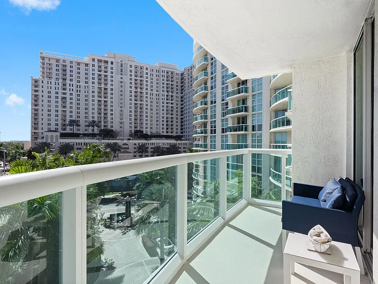 347 N New River Dr E #610 — Photo 25