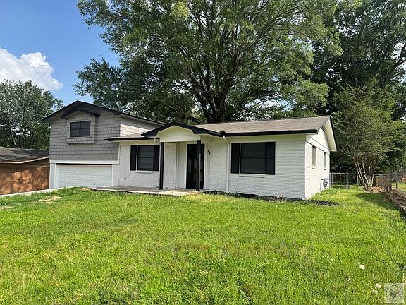 2nd image of 917 Mimosa Dr